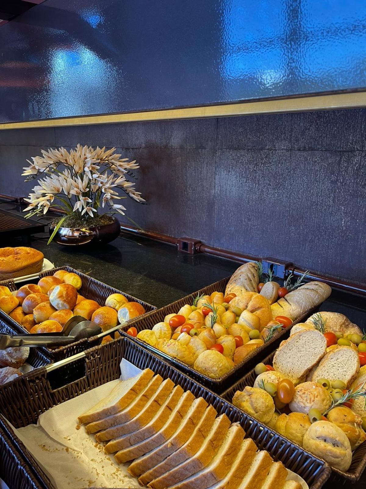 Tryp By Wyndham Brasilia Nacoes Hotel Exterior photo